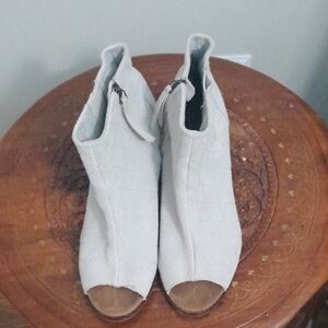 Toms Light Gray Open-Toe Ankle Boots